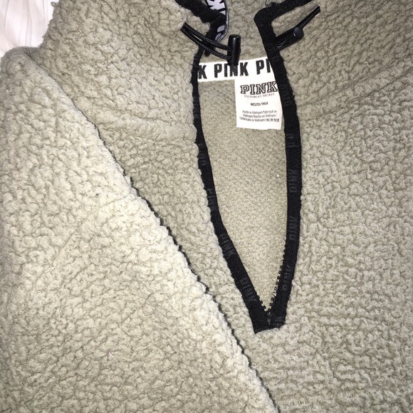 army green fuzzy PINK zip up////read description - Picture 2 of 5